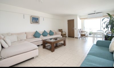 Apartamento de 3 dormitorios en venta en Fontemar, Punta del Este.