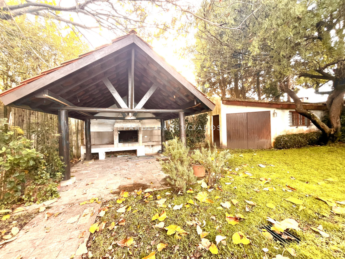 Casa para venta a 50 metros de playa Mansa