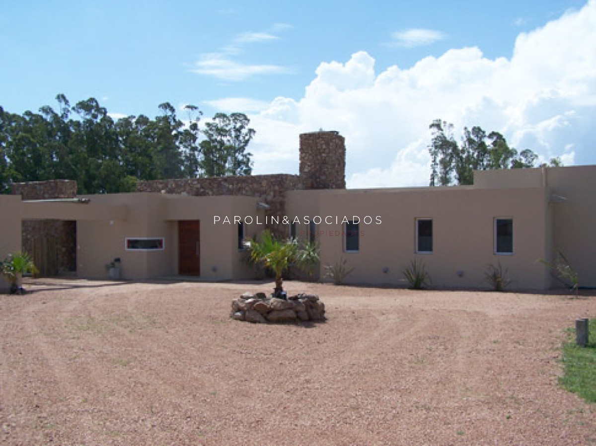 Casa en venta en barrio privado El Quijote, Punta del Este.