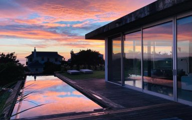 Moderna casa frente al mar en venta en Tío Tom, Solanas - Punta del Este.