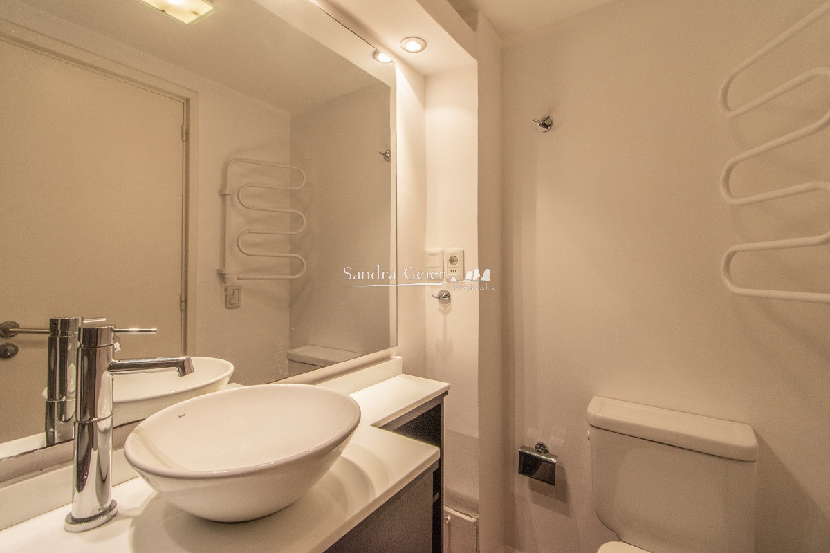 Apartamento ID.1968 - Apartamento en venta frente al mar, Punta del Este.