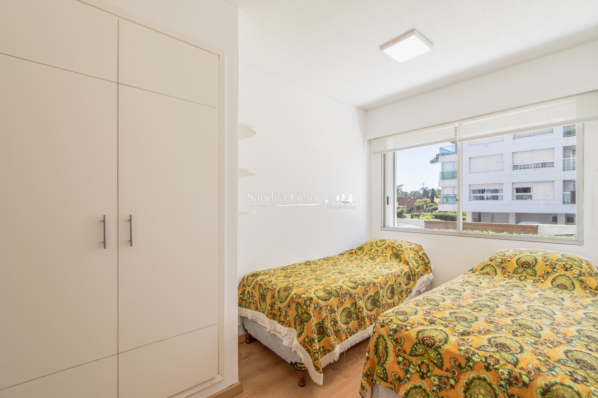 Apartamento ID.1968 - Apartamento en venta frente al mar, Punta del Este.