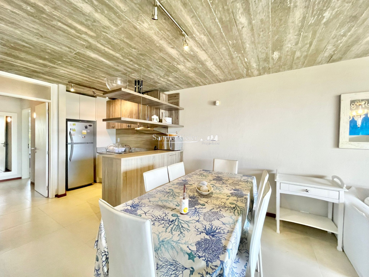 Apartamento ID.2233 - Apartamento en Venta Tres Dormitorios Manantiales a tres cuadras de Bikini Beach 
