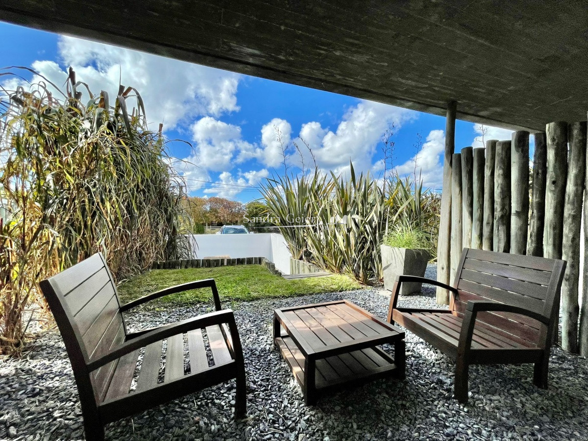 Apartamento ID.2233 - Apartamento en Venta Tres Dormitorios Manantiales a tres cuadras de Bikini Beach 
