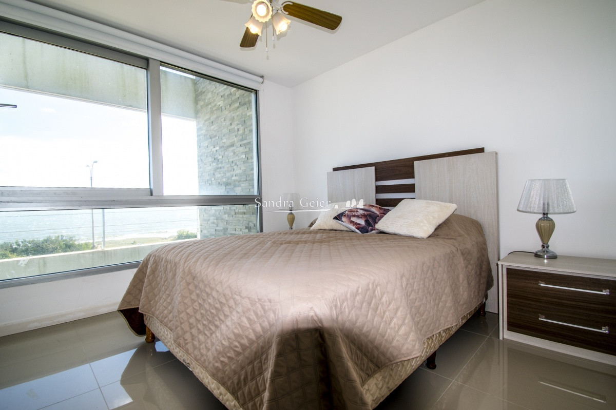 Apartamento ID.2291 - Apartamento Primera Fila Playa Mansa + Venta