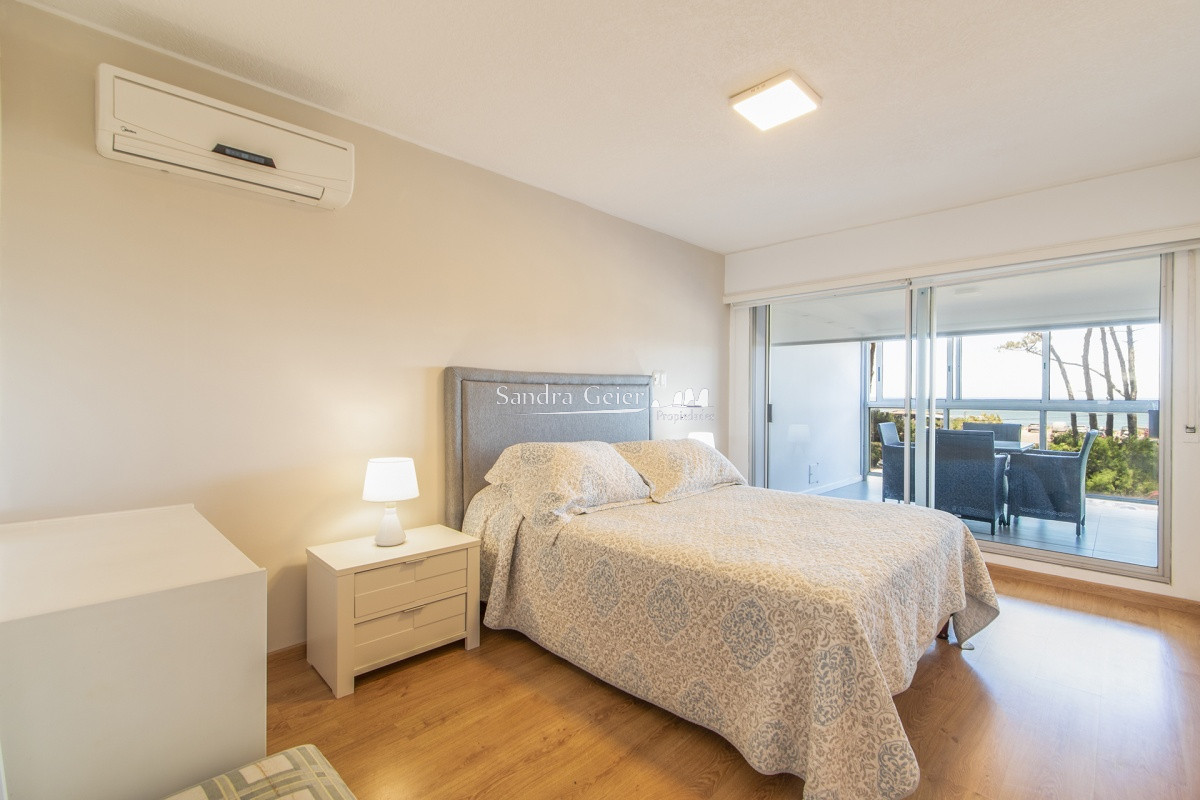 Apartamento ID.1968 - Apartamento en venta frente al mar, Punta del Este.