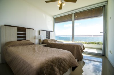 Apartamento ID.2291 - Apartamento Primera Fila Playa Mansa + Venta