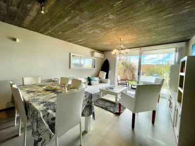 Apartamento ID.2233 - Apartamento en Venta Tres Dormitorios Manantiales a tres cuadras de Bikini Beach 