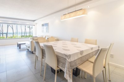 Apartamento ID.1968 - Apartamento en venta frente al mar, Punta del Este.