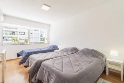 Apartamento ID.1968 - Apartamento en venta frente al mar, Punta del Este.