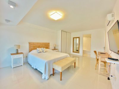Apartamento ID.2232 - Apartamento en Venta en Manantiales Dos Dormitorios 
