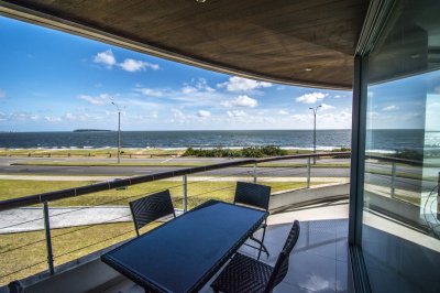 Apartamento ID.2291 - Apartamento Primera Fila Playa Mansa + Venta