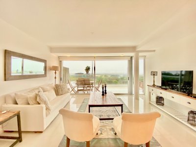 Apartamento ID.2231 - Apartamento en Manantiales Dos Dormitorios en Frente al Mar