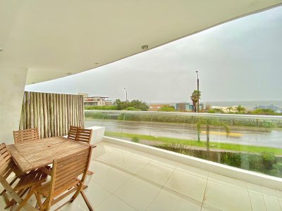 Apartamento ID.2231 - Apartamento en Manantiales Dos Dormitorios en Frente al Mar