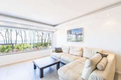 Apartamento ID.1968 - Apartamento en venta frente al mar, Punta del Este.