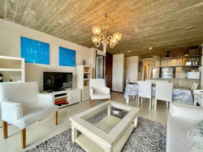Apartamento ID.2233 - Apartamento en Venta Tres Dormitorios Manantiales a tres cuadras de Bikini Beach 