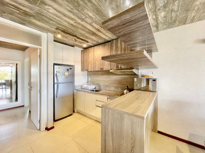 Apartamento ID.2233 - Apartamento en Venta Tres Dormitorios Manantiales a tres cuadras de Bikini Beach 