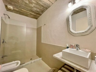 Apartamento ID.2233 - Apartamento en Venta Tres Dormitorios Manantiales a tres cuadras de Bikini Beach 