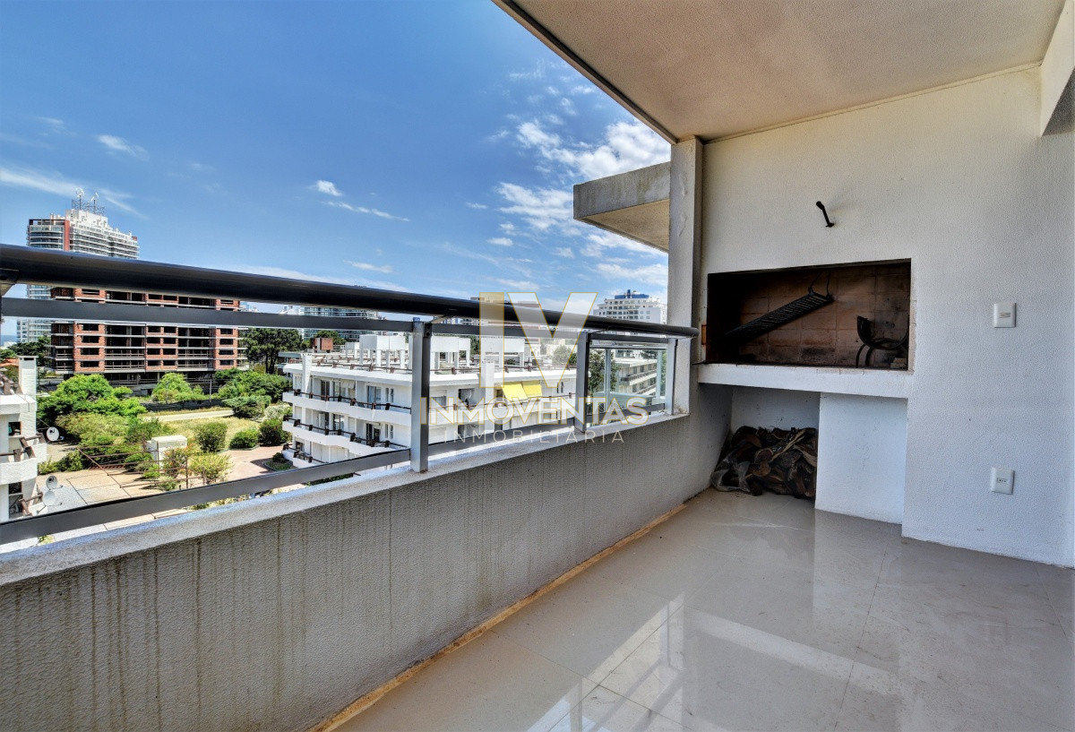 Apartamento ID.4483 - Apartamento en Venta + Sunrise Aidy Grill  Playa Brava 