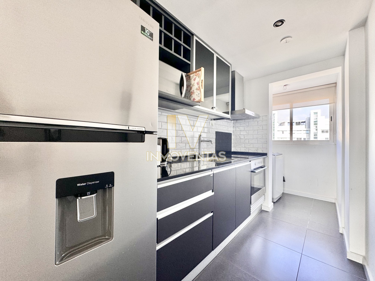 Apartamento ID.4450 - Apartamento en Venta de Tres Dormitorios en Peninsula 