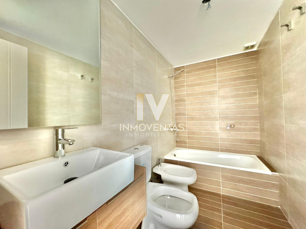 Apartamento ID.4455 - Apartamento de tres dormitorios en venta en Roosevelt, Punta del Este