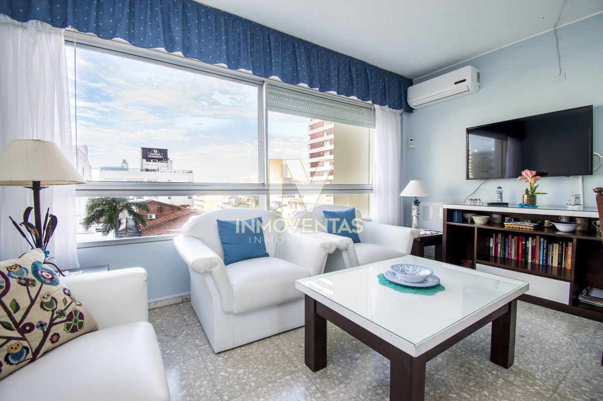 Apartamento ID.4751 - Muy buen apartamento de 3 dormitorios sobre Gorlero - Venta