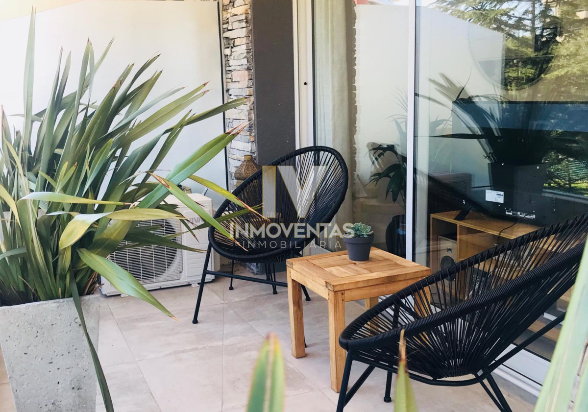 Apartamento ID.1336 - Moderno Apartamento de Dos Dormitorios con Balcón en Venta - Punta del Este