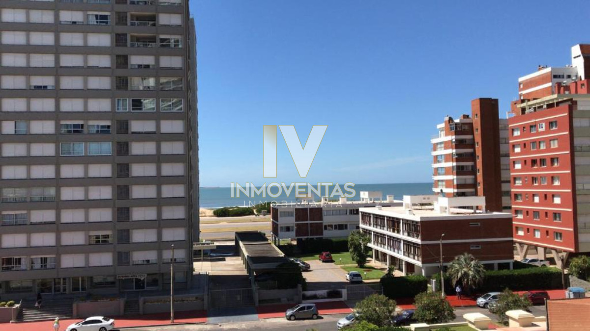 Apartamento ID.4672 - Apartamento de dos dormitorios en suite en Venta en Edificio Onix, Playa Brava