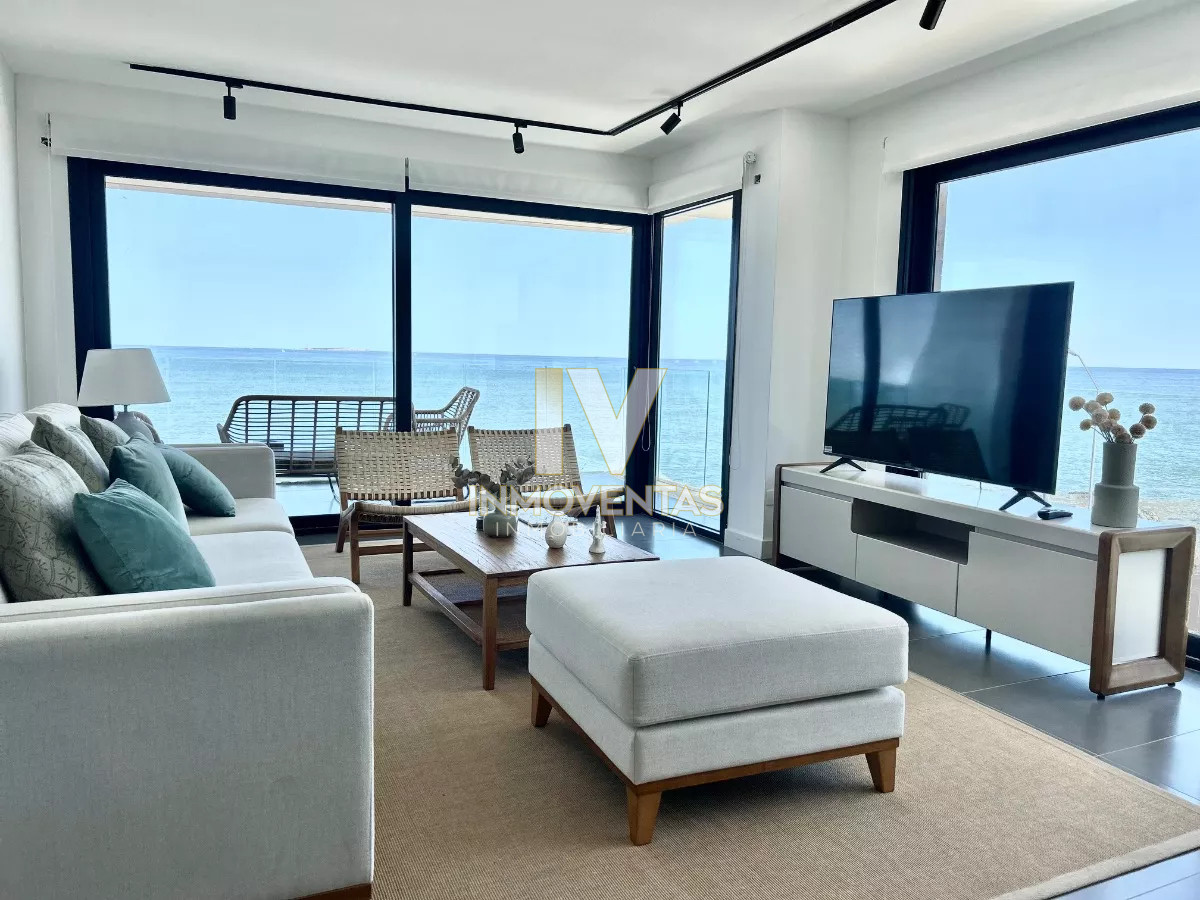 Apartamento ID.4574 - Apartamento frente al mar de tres dormitorios en Penisnula de Punta del este