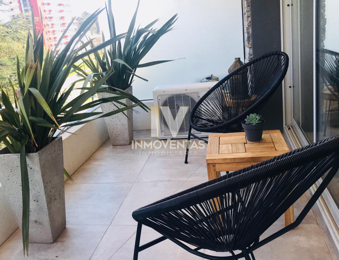 Apartamento ID.1336 - Moderno Apartamento de Dos Dormitorios con Balcón en Venta - Punta del Este