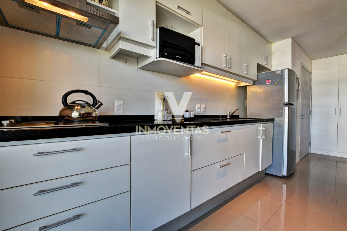 Apartamento ID.4483 - Apartamento en Venta + Sunrise Aidy Grill  Playa Brava 