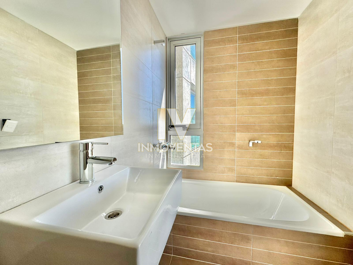 Apartamento ID.4454 - Apartamento de tres dormitorios en venta en Roosevelt, Punta del Este