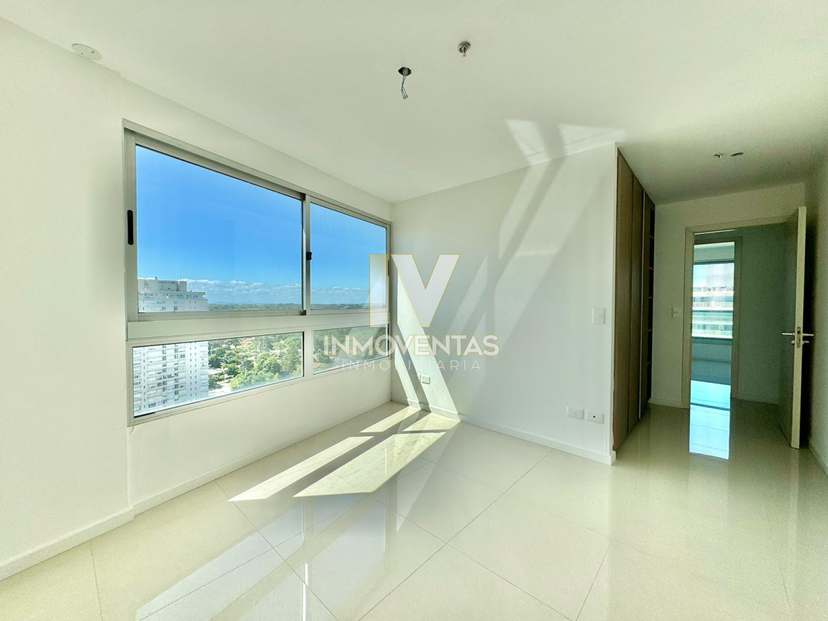 Apartamento ID.4454 - Apartamento de tres dormitorios en venta en Roosevelt, Punta del Este