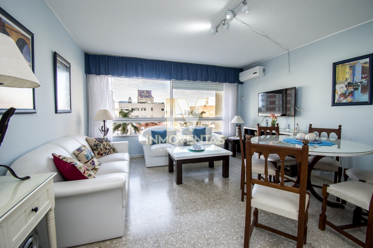 Apartamento ID.4751 - Muy buen apartamento de 3 dormitorios sobre Gorlero - Venta