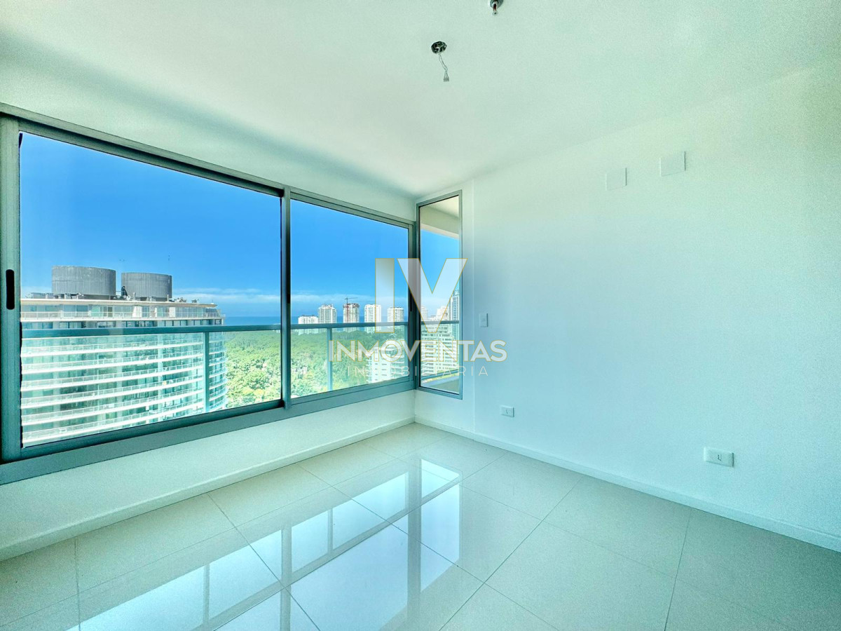 Apartamento ID.4454 - Apartamento de tres dormitorios en venta en Roosevelt, Punta del Este