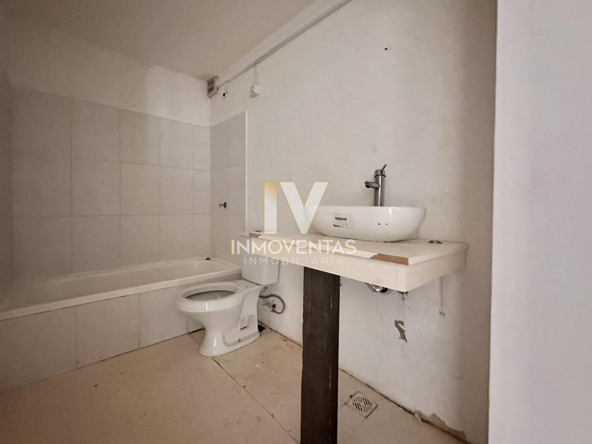 Apartamento ID.4451 - Apartamento de tres dormitorios con Parrillero propio en venta, Playa Brava, Punta del Este.