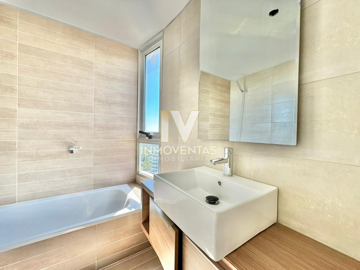 Apartamento ID.4455 - Apartamento de tres dormitorios en venta en Roosevelt, Punta del Este