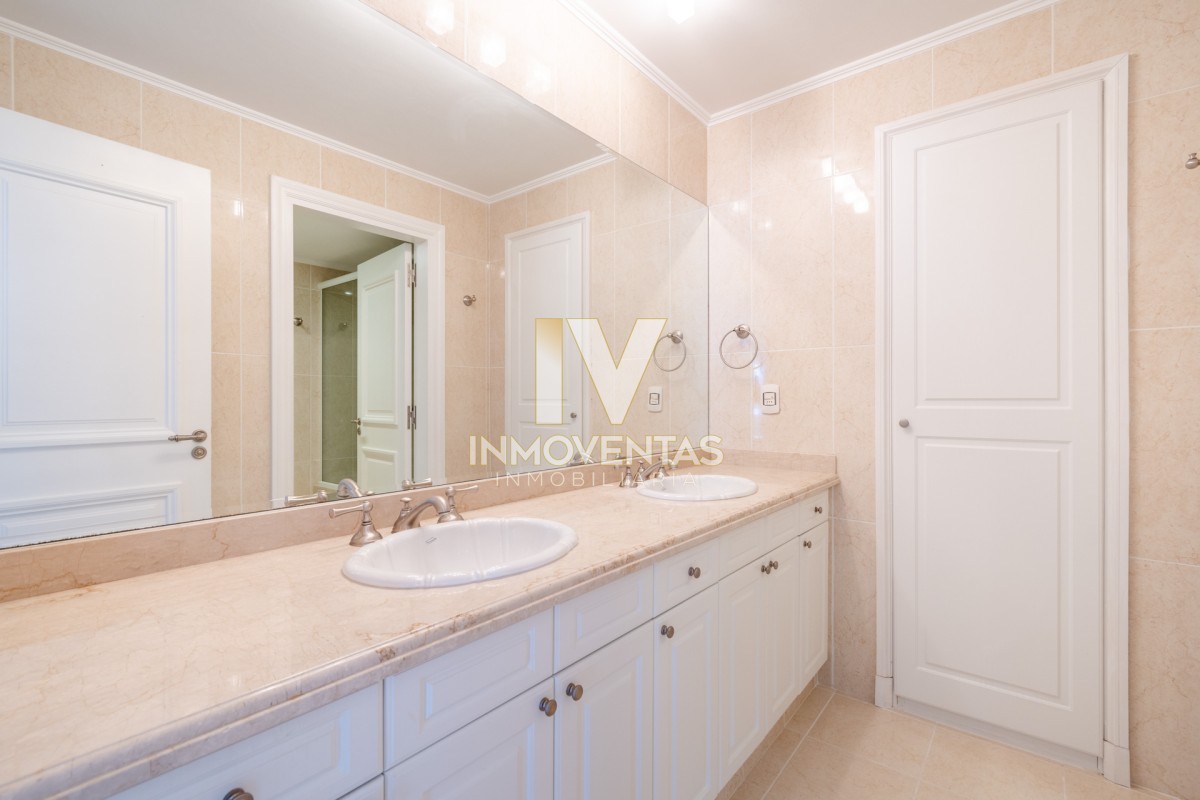 Apartamento ID.2618 - Apartamento esquinero en Venta en Le Jardin Punta del Este - Tres dormitorios en suite más dependencia de servicio con baño