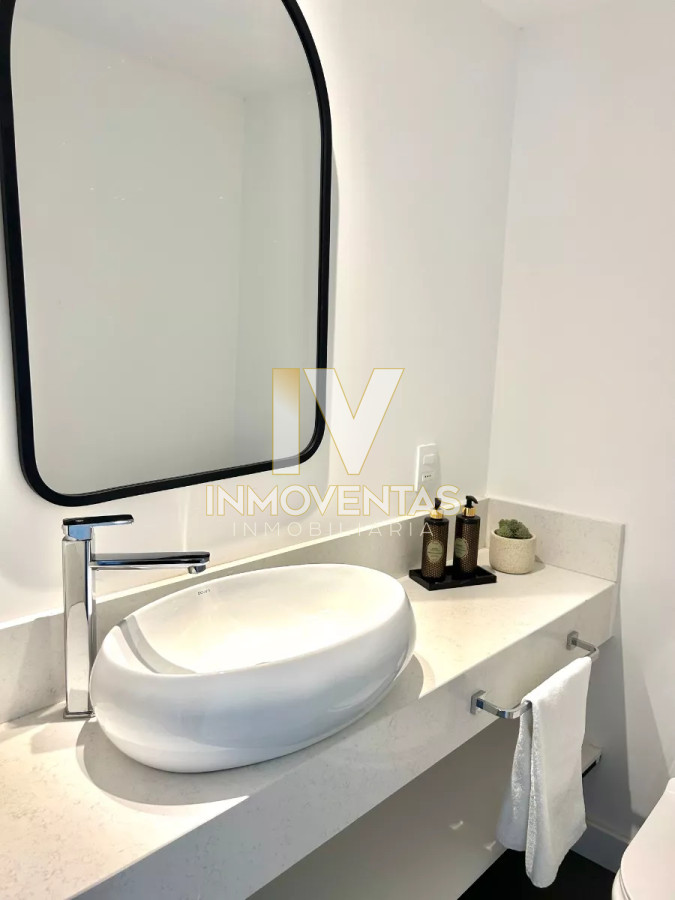 Apartamento ID.4574 - Apartamento frente al mar de tres dormitorios en Penisnula de Punta del este