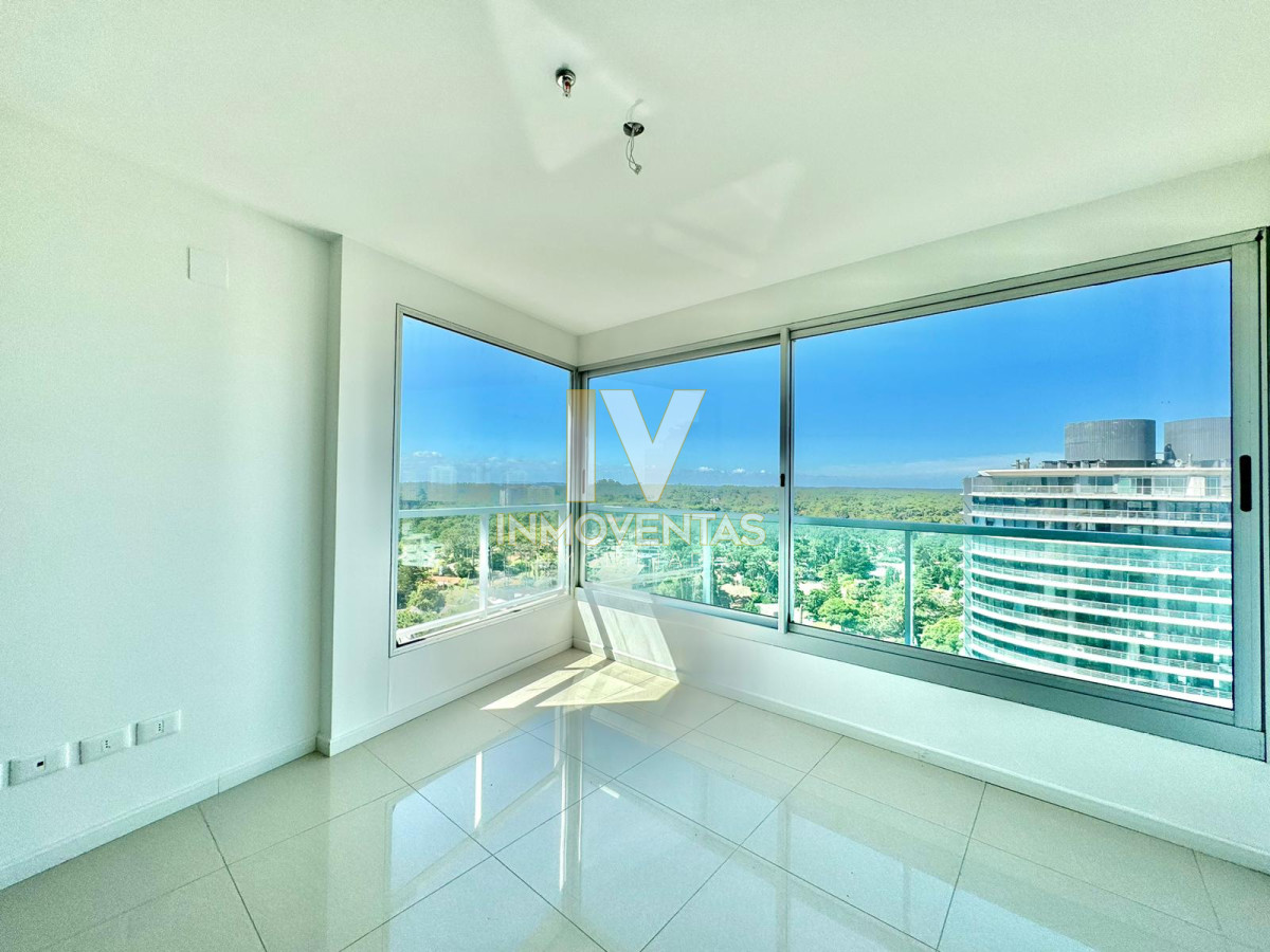 Apartamento ID.4454 - Apartamento de tres dormitorios en venta en Roosevelt, Punta del Este