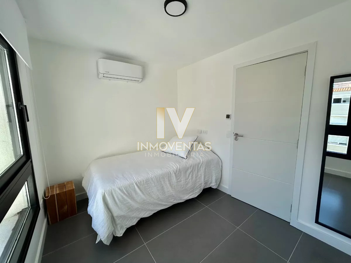 Apartamento ID.4574 - Apartamento frente al mar de tres dormitorios en Penisnula de Punta del este