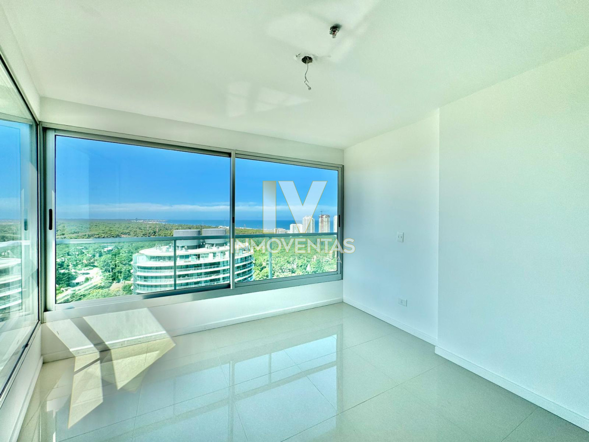 Apartamento ID.4455 - Apartamento de tres dormitorios en venta en Roosevelt, Punta del Este