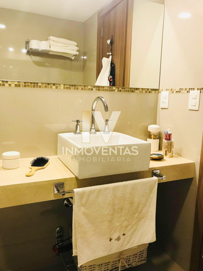 Apartamento ID.1336 - Moderno Apartamento de Dos Dormitorios con Balcón en Venta - Punta del Este