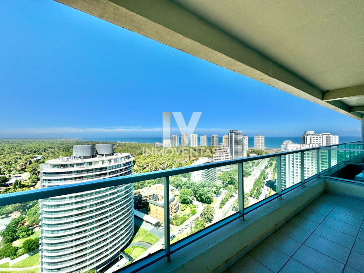 Apartamento ID.4455 - Apartamento de tres dormitorios en venta en Roosevelt, Punta del Este