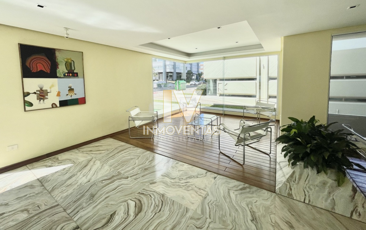 Apartamento ID.4559 - Fontemar Punta del Este Apartamento de 4 dormitorios con vista al puerto en venta