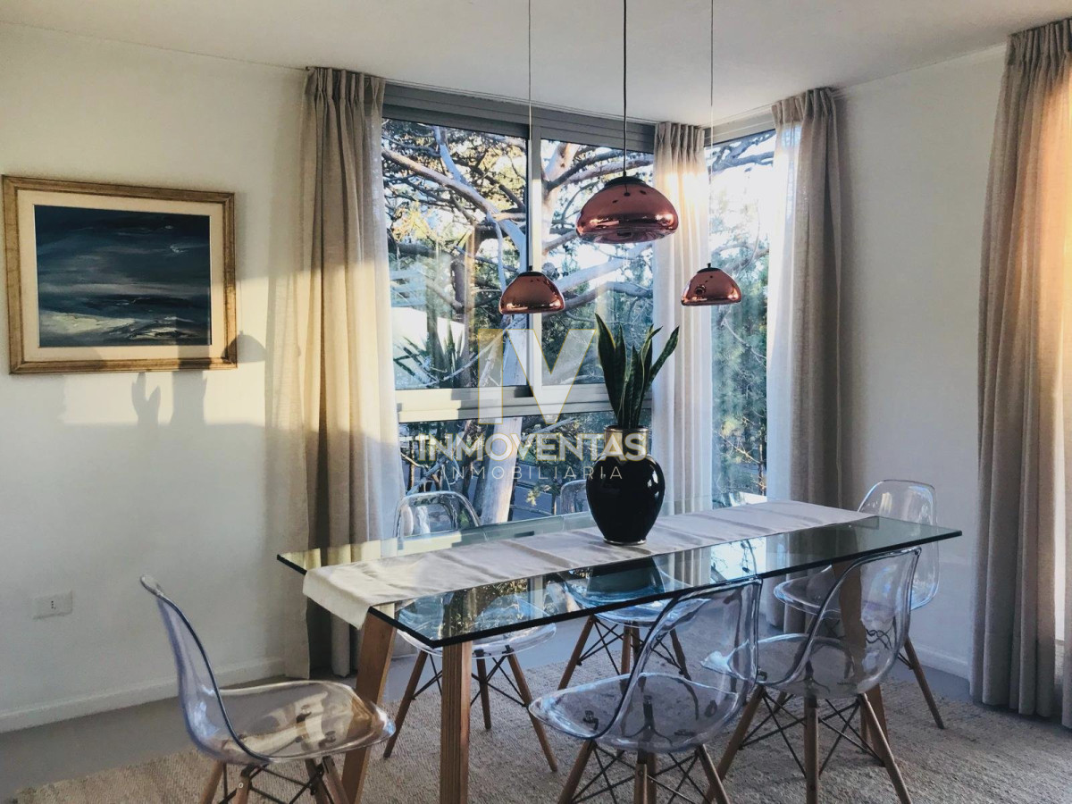 Apartamento ID.1336 - Moderno Apartamento de Dos Dormitorios con Balcón en Venta - Punta del Este