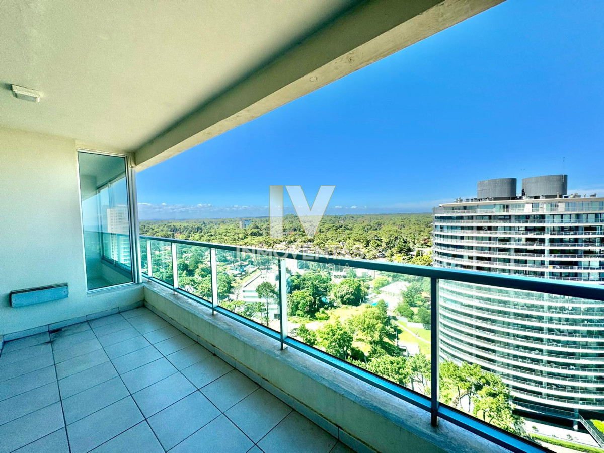 Apartamento ID.4454 - Apartamento de tres dormitorios en venta en Roosevelt, Punta del Este