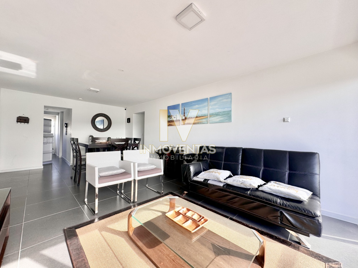 Apartamento ID.4450 - Apartamento en Venta de Tres Dormitorios en Peninsula 