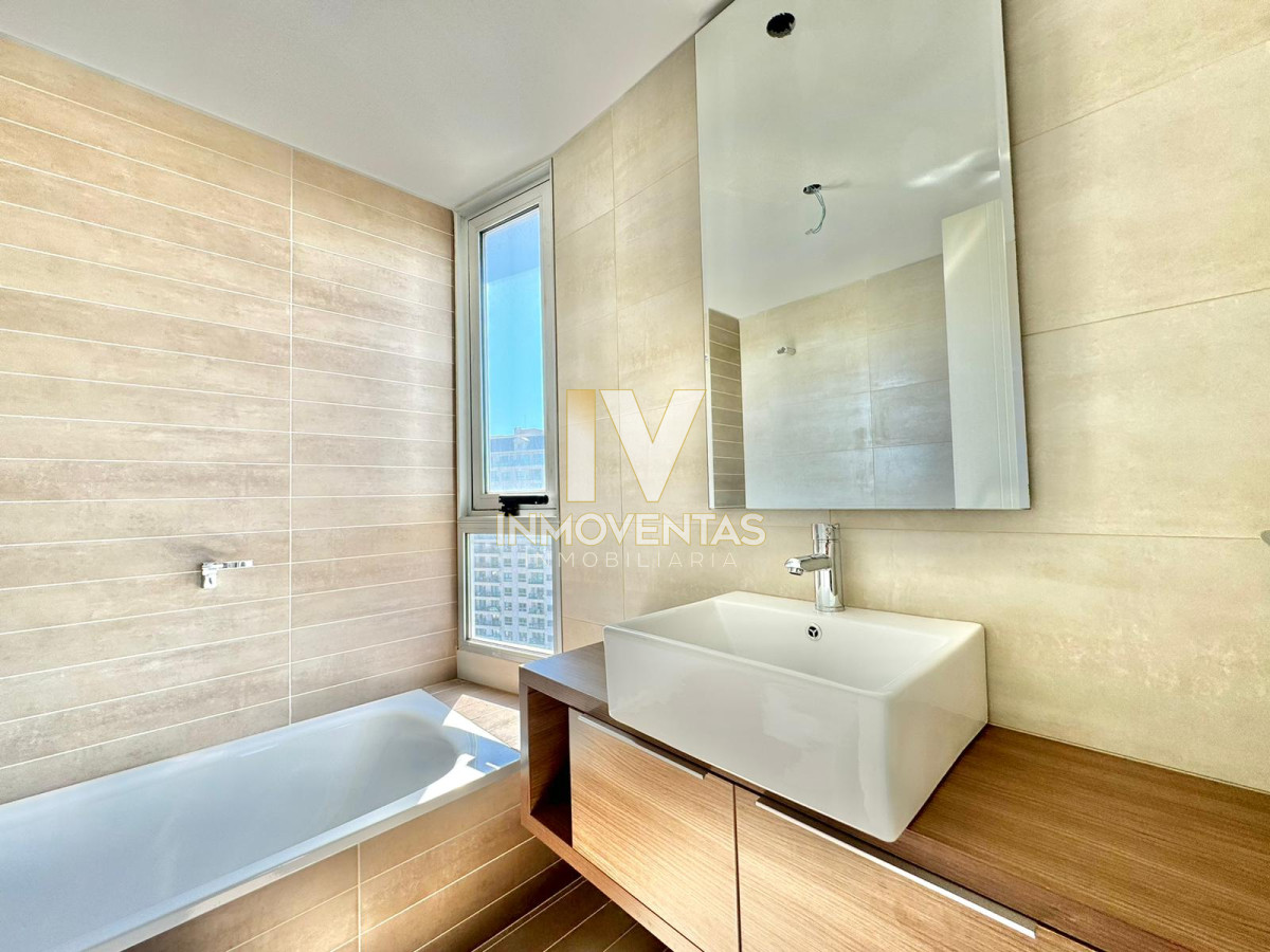 Apartamento ID.4454 - Apartamento de tres dormitorios en venta en Roosevelt, Punta del Este