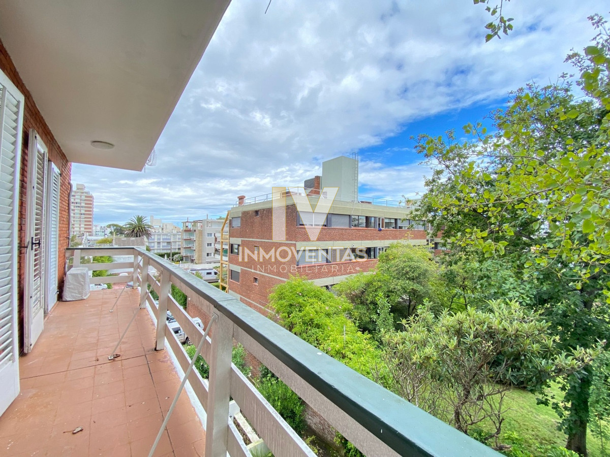 Apartamento ID.4755 - Apartamento en Peninsula Tres Dormitorios